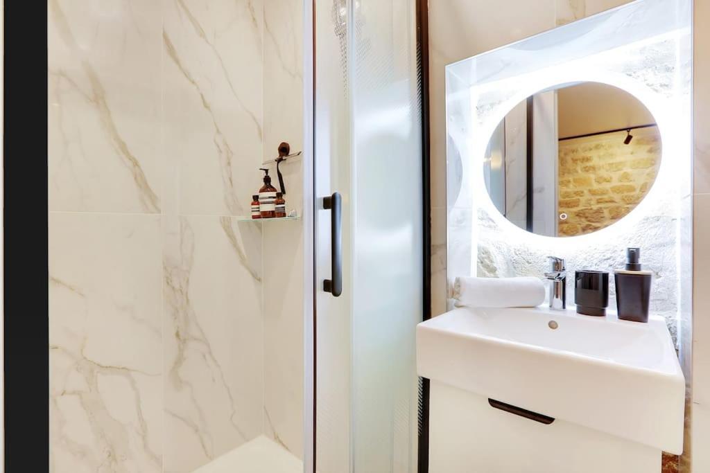 Gembnb Luxury Apartment In Paris - Abbesses - Montmartre Zewnętrze zdjęcie